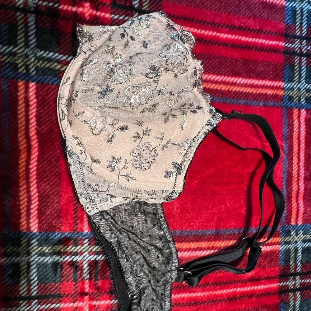 Victoria’s Secret Dream Angels Bra - Size 36DD (Floral Embroidered)